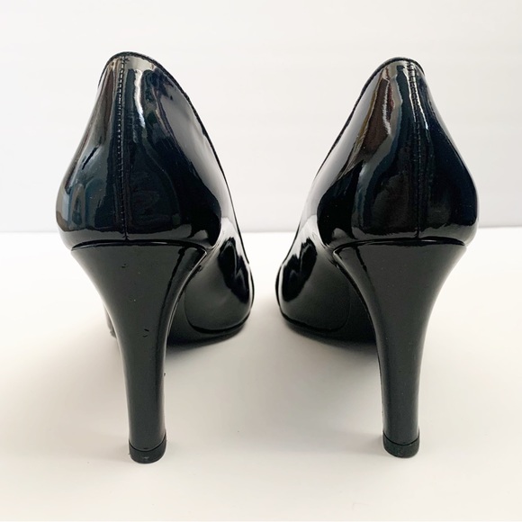 VINTAGE GUCCI PATENT LEATHER BELT BUCKLE PUMP - Picture 5 of 8